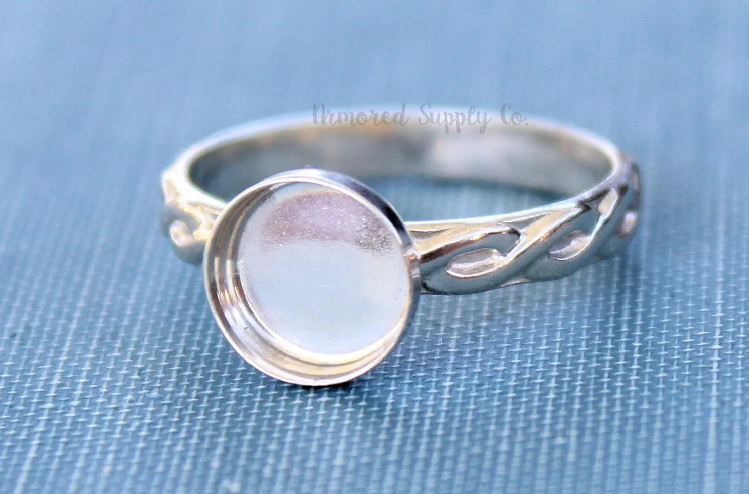 10mm round Silver bezel cup Celtic Infinity Ring blank