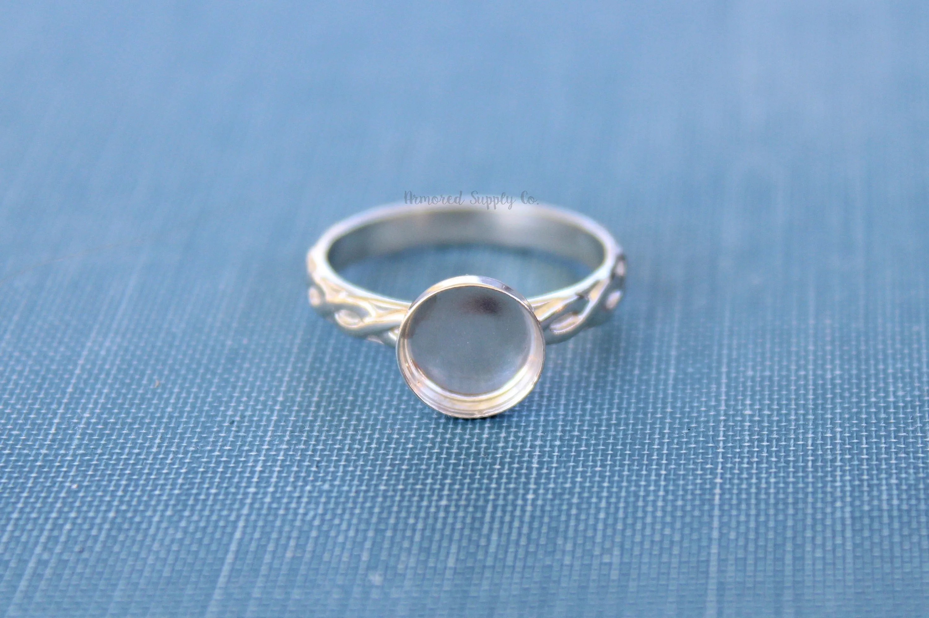 10mm round Silver bezel cup Celtic Infinity Ring blank