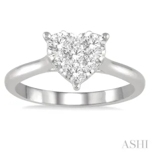 1/2 Ctw Round Cut Diamond Heart Shape Lovebright Ring in 14K White Gold