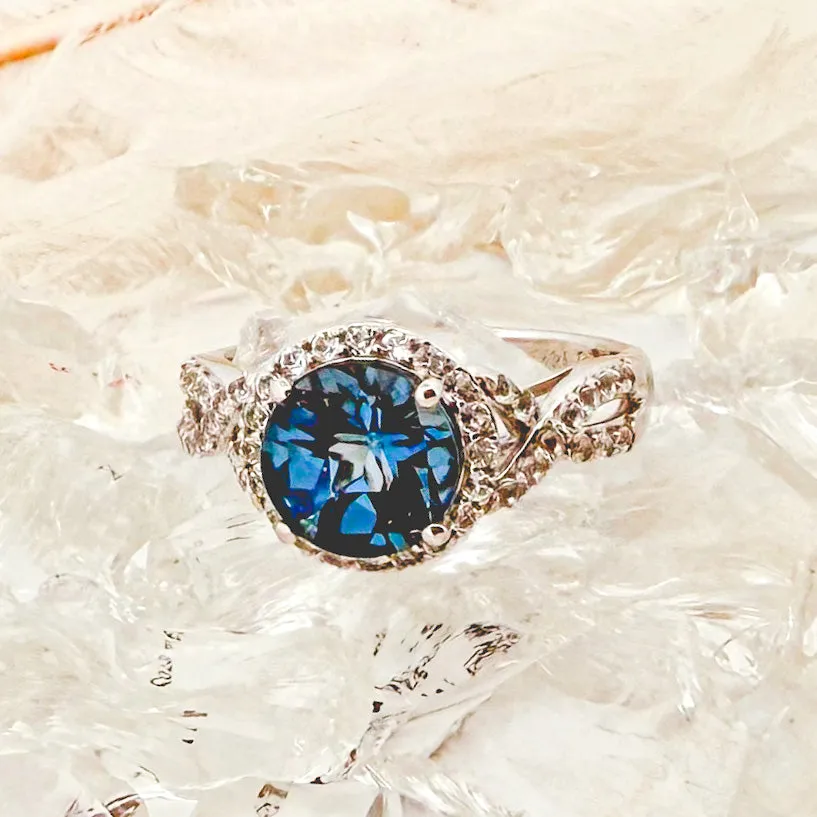 14k White Gold London Blue Topaz & Diamond Infinity Twist Ring (Size 7)