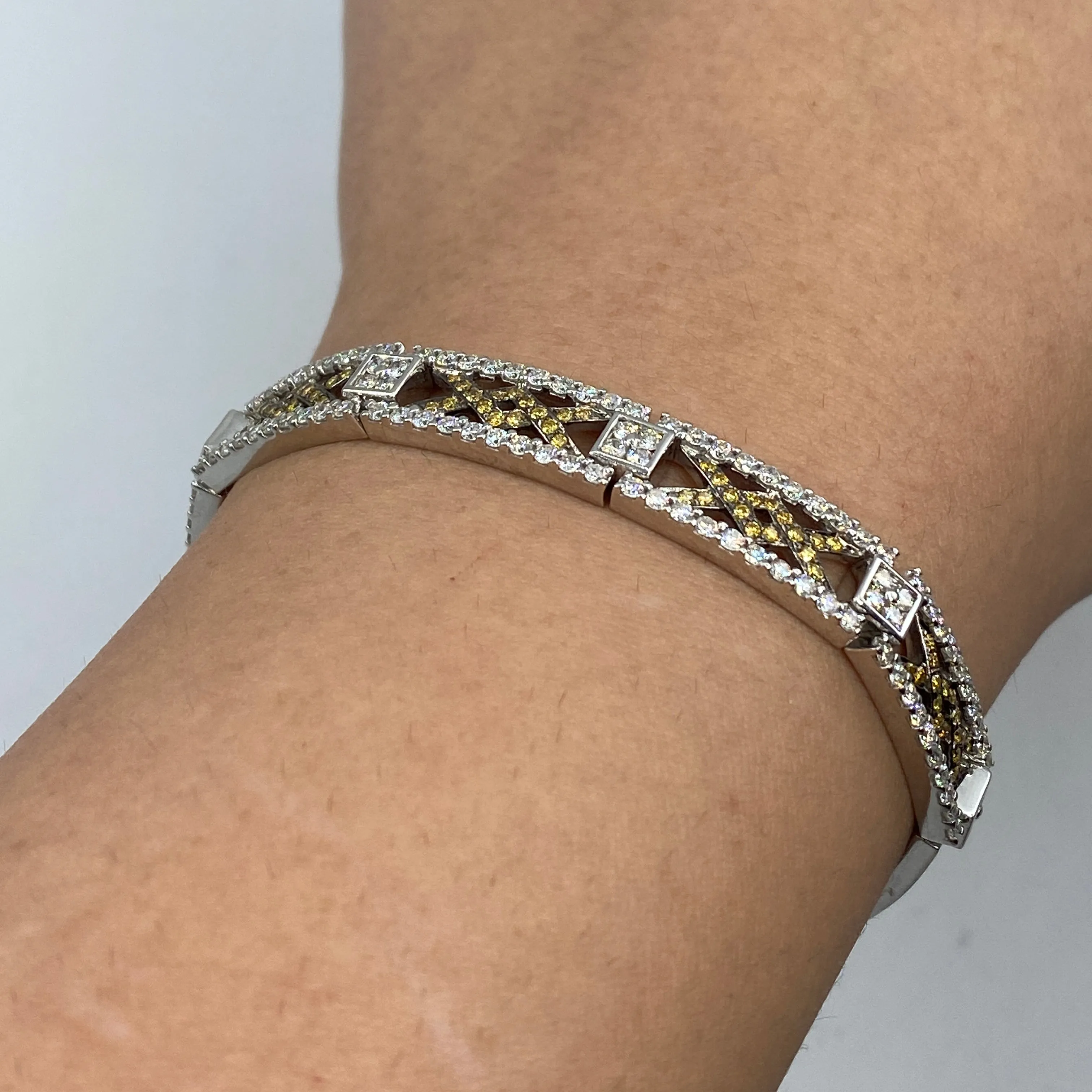 18K Knot Diamond Bracelet