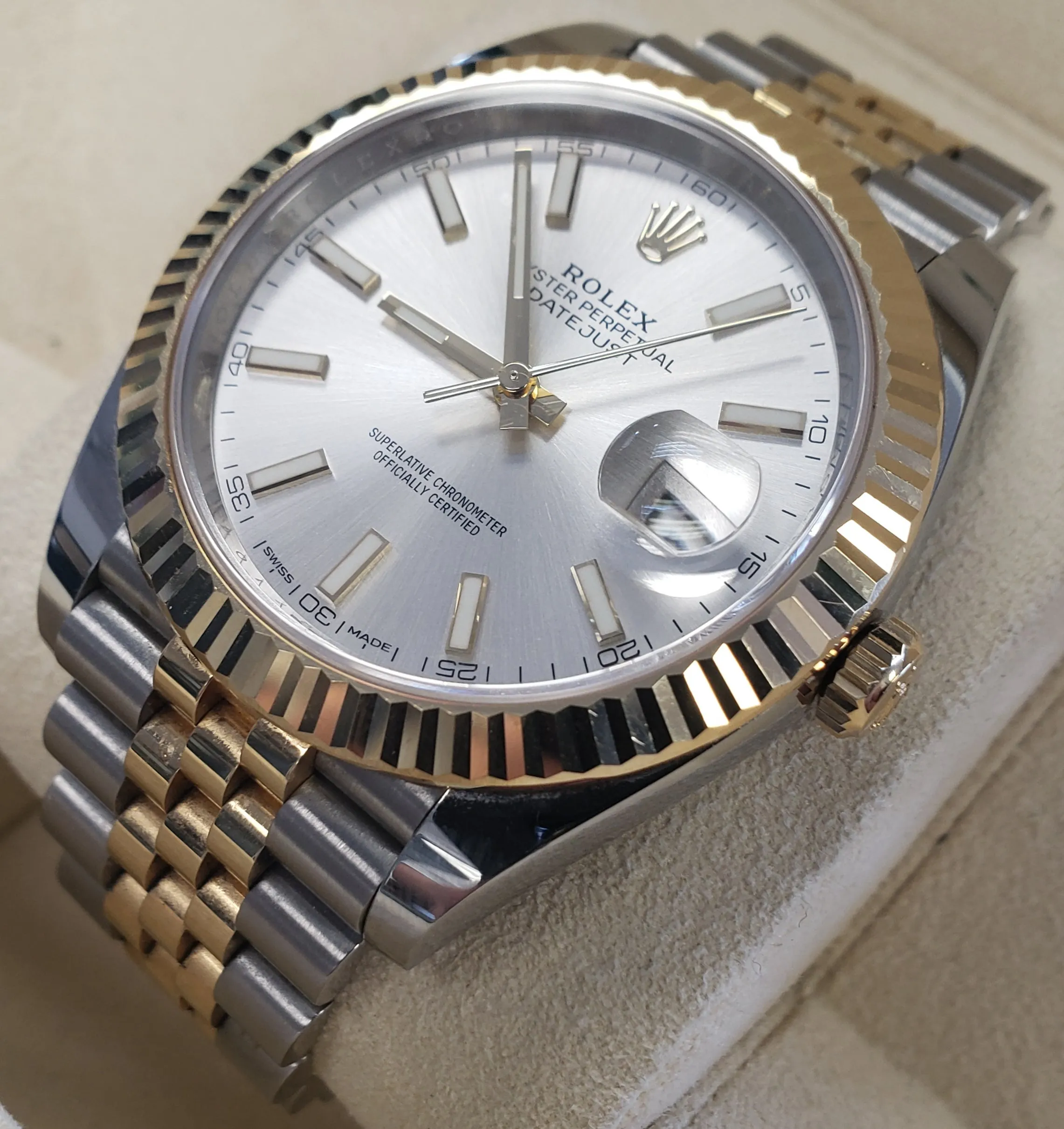 2017 UNPOLISHED Rolex DateJust 41 II 126333 Silver Two-Tone 41mm Jubilee Watch