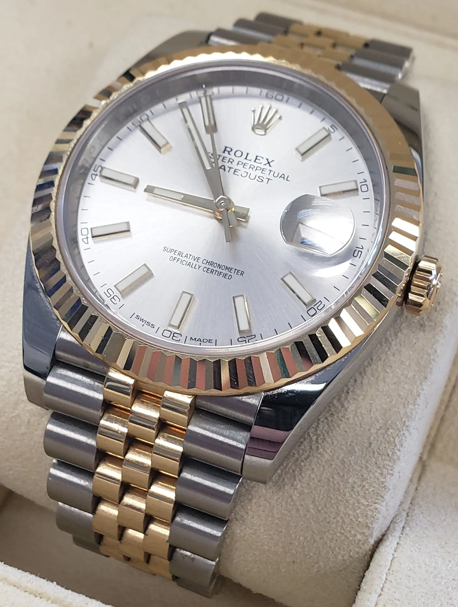 2017 UNPOLISHED Rolex DateJust 41 II 126333 Silver Two-Tone 41mm Jubilee Watch