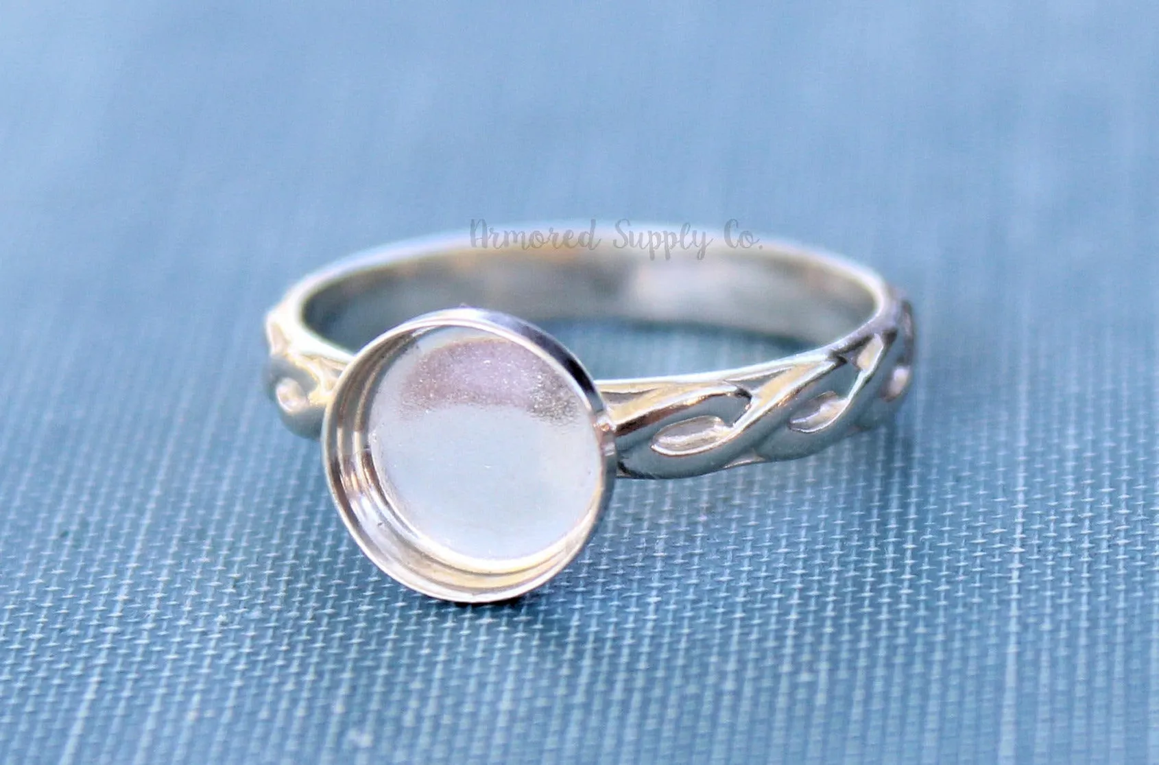 5x3mm Oval Silver Bezel Celtic Infinity Ring blank