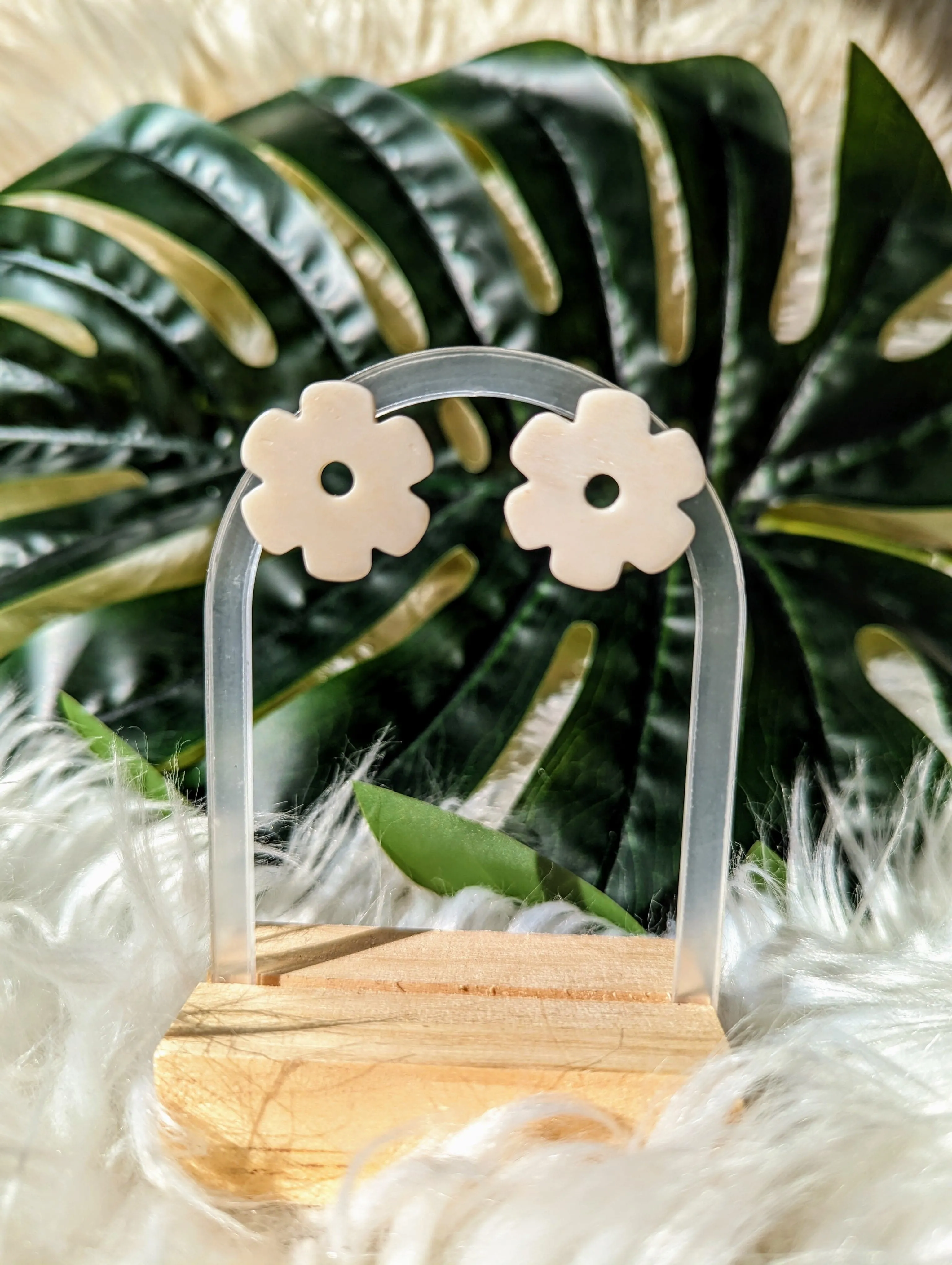 60's White Flower Earrings