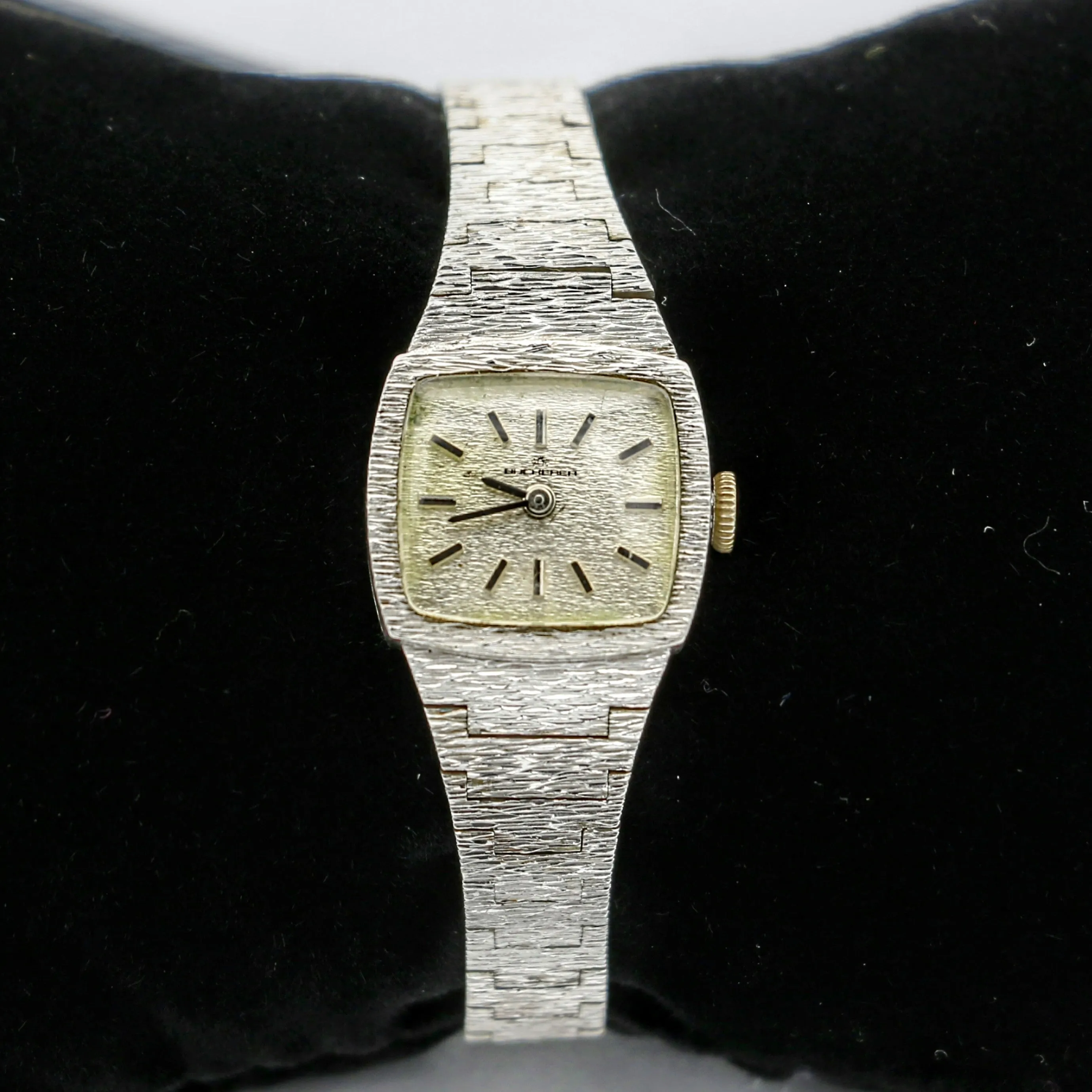 Beautiful BUCHERER Ladies Wristwatch 17 Jewels Cal.6630 Swiss Made Watch
