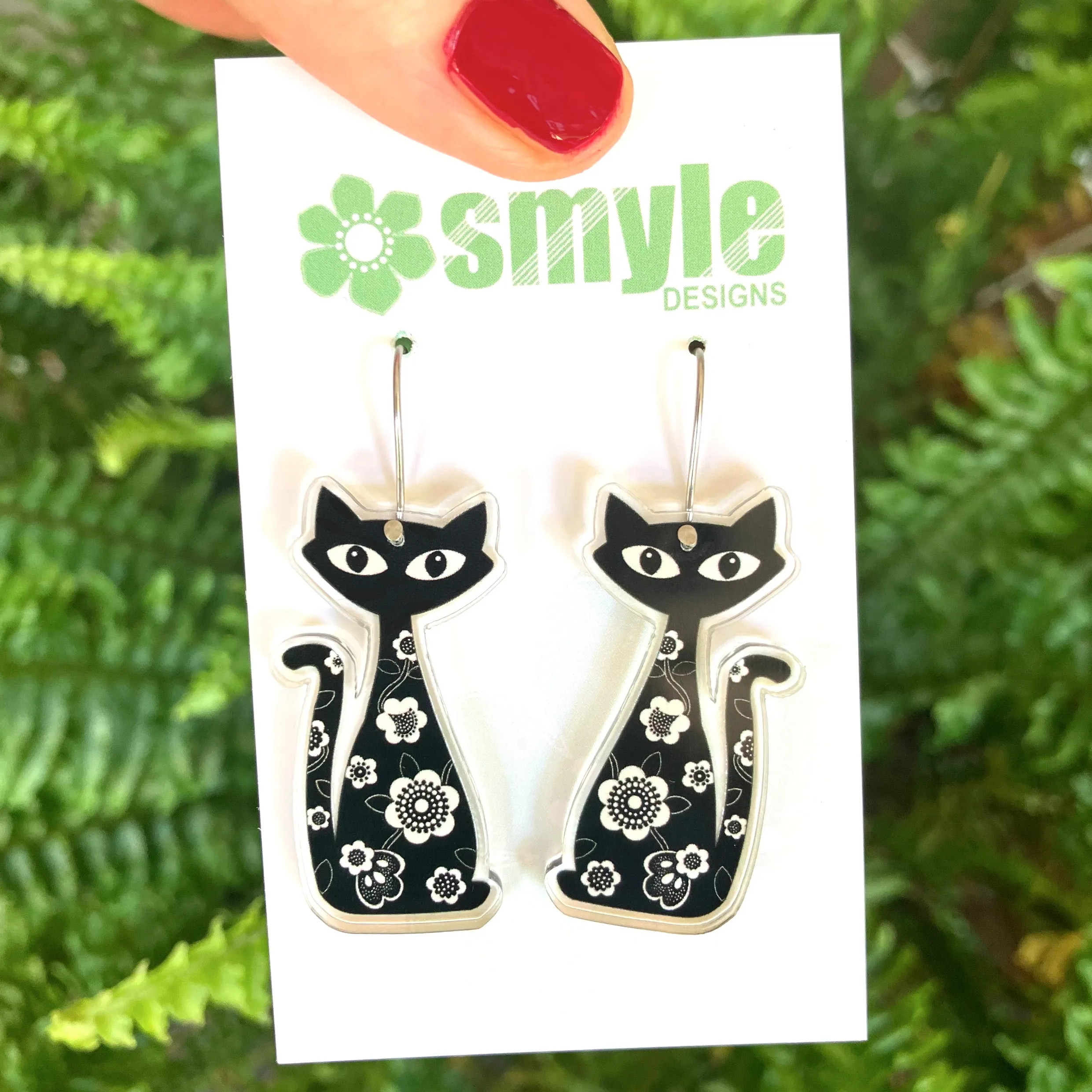 Black Retro Cat Earrings