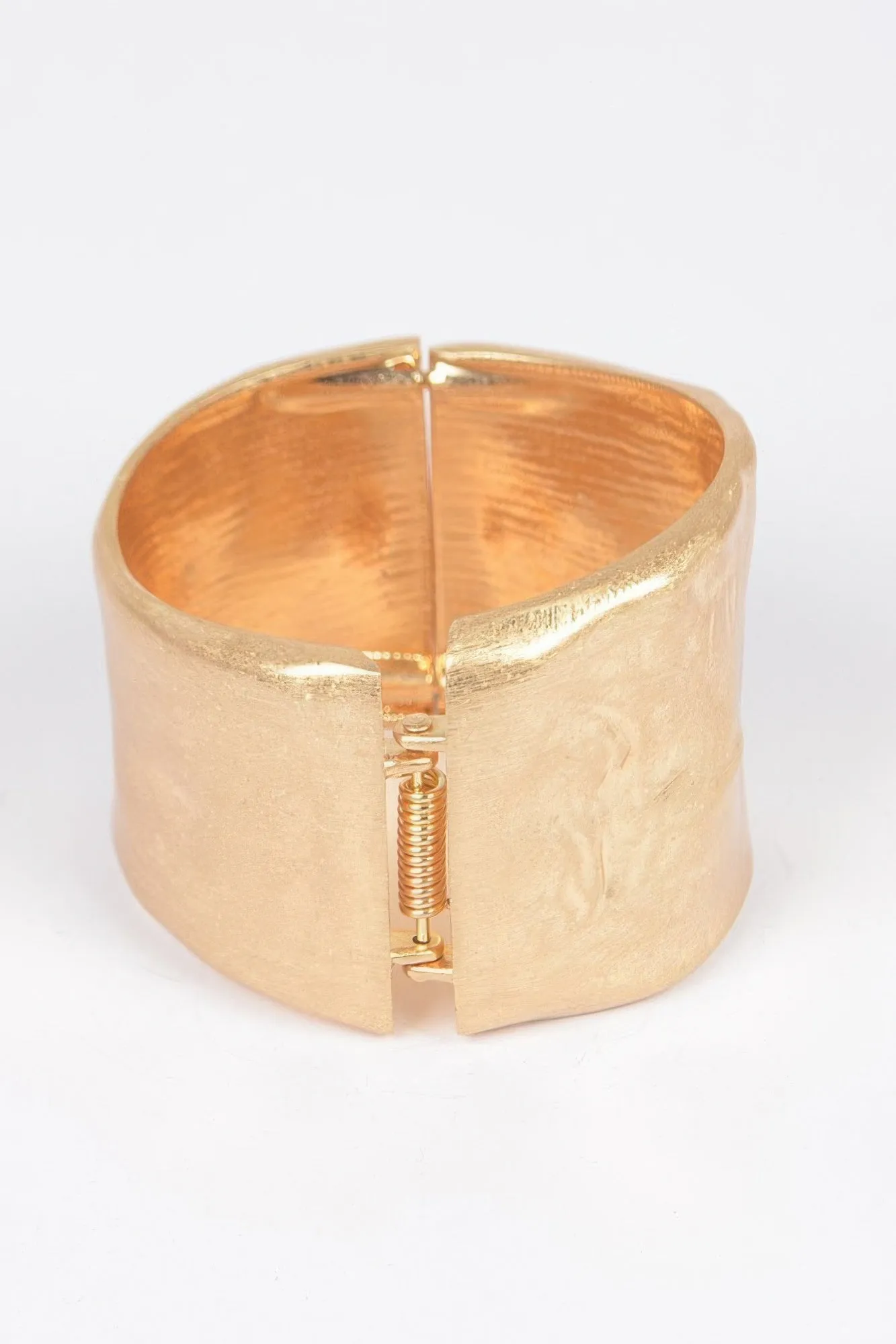 Cast Metal Spring Hinge Cuff