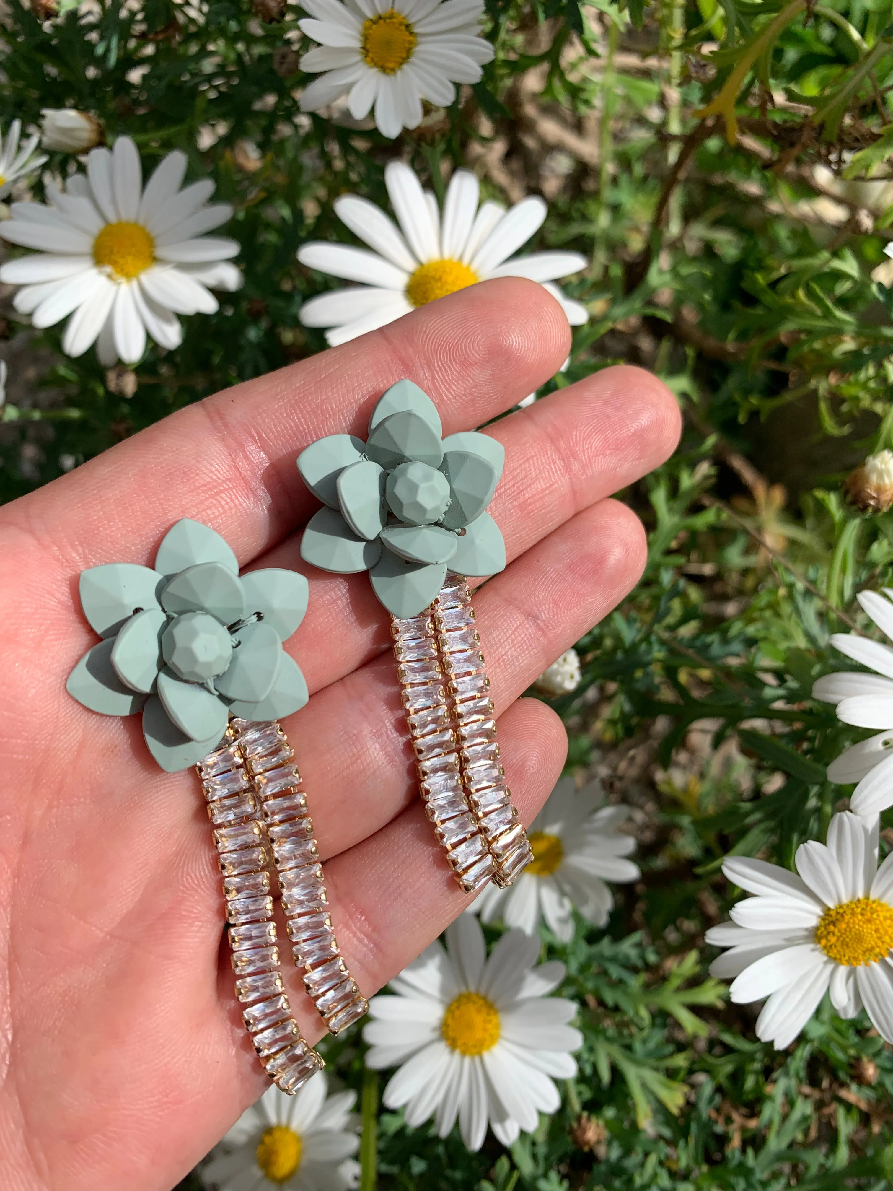 Chandelier Retro Zircons Classic Water Drop Earrings with Roman Light Mint Lily Hand-Sewn Flower