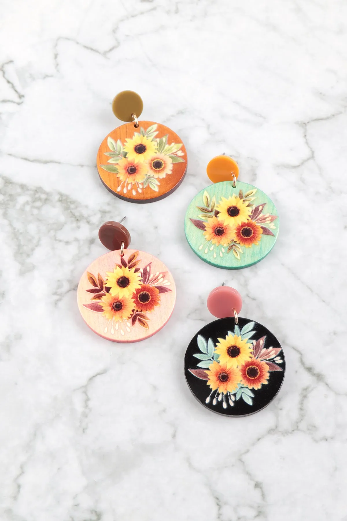 FLOWER PRINT RETRO WOOD POST DANGLE EARRINGS