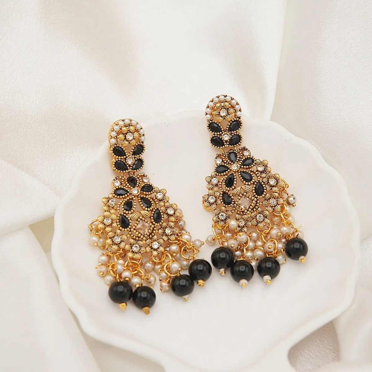 Glamouring Latkan Earrings