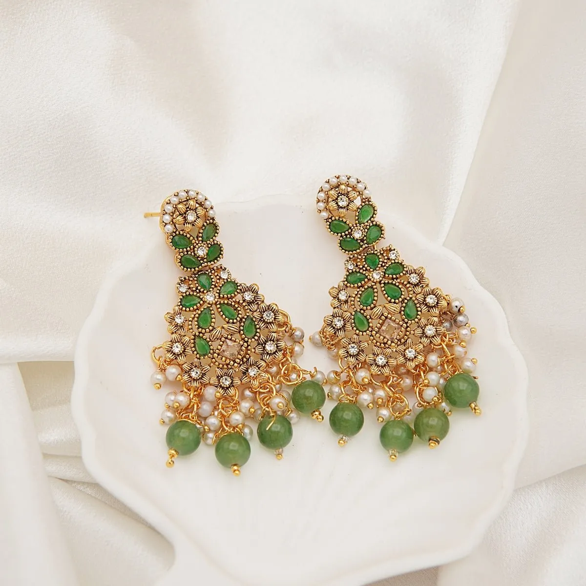 Glamouring Latkan Earrings