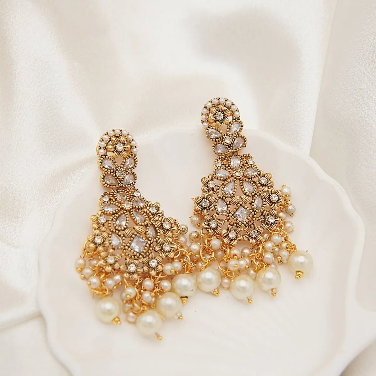 Glamouring Latkan Earrings