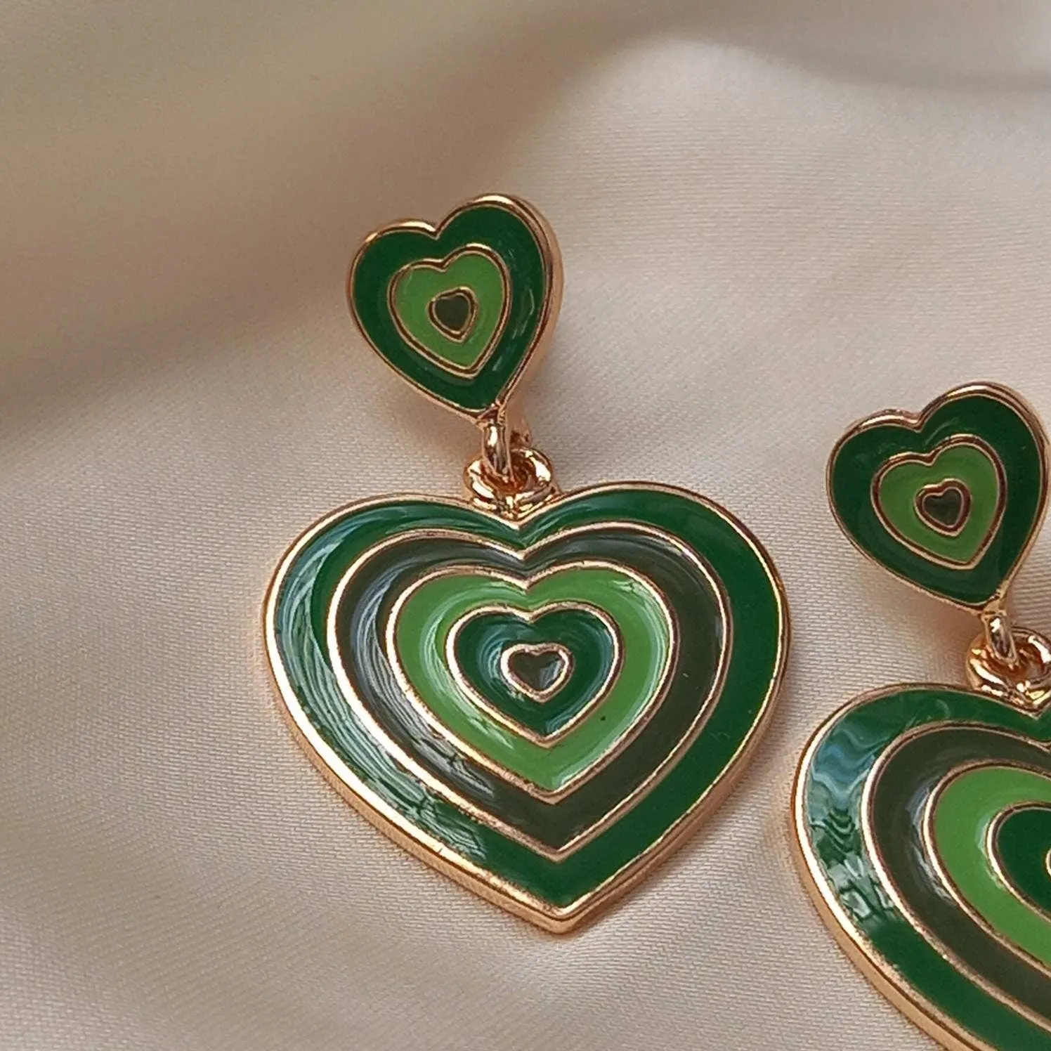 Green & Gold Retro Heart Drop Earrings -  70's Style Earrings, Vintage Style, Hanging Jewellery,Accessories,Green Jewellery,Gold Earrings