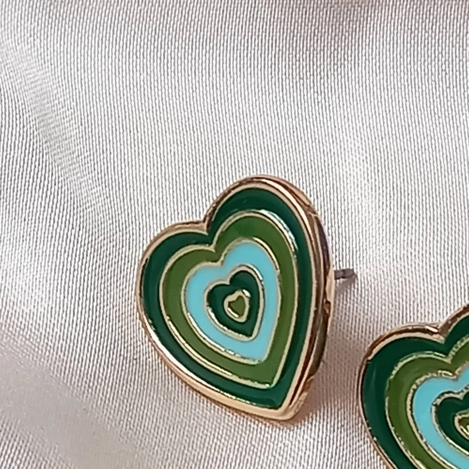 Green & Gold Retro Heart Stud Earrings -  Green 70's Style Earrings,Vintage Style,Green Jewellery,Gold Earrings,Gold Heart Stud Earrings