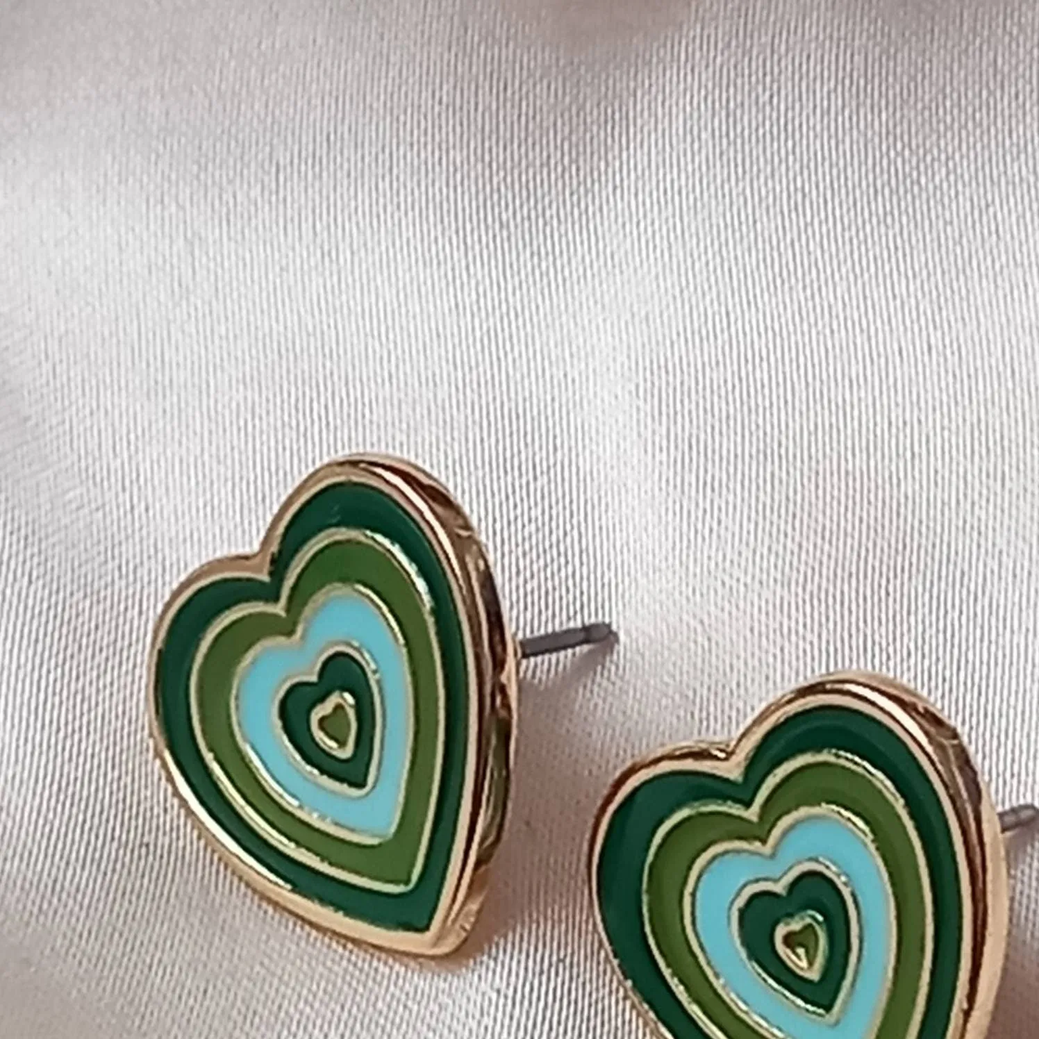 Green & Gold Retro Heart Stud Earrings -  Green 70's Style Earrings,Vintage Style,Green Jewellery,Gold Earrings,Gold Heart Stud Earrings