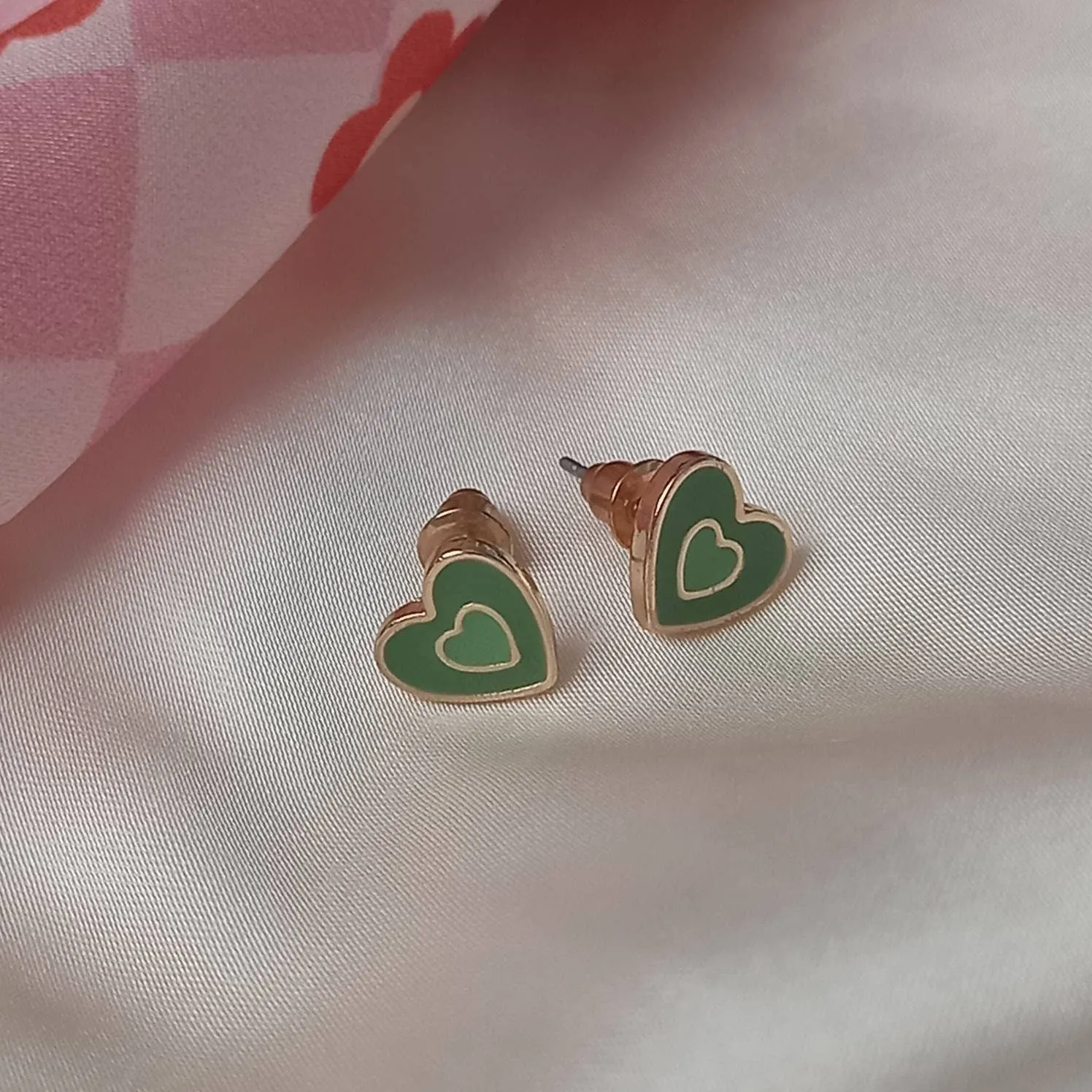 Green & Gold Retro Heart Stud Earrings -  Green Heart Earrings, 70's Style Earrings, Vintage Style, Green Jewellery, Gold Earrings In The Uk