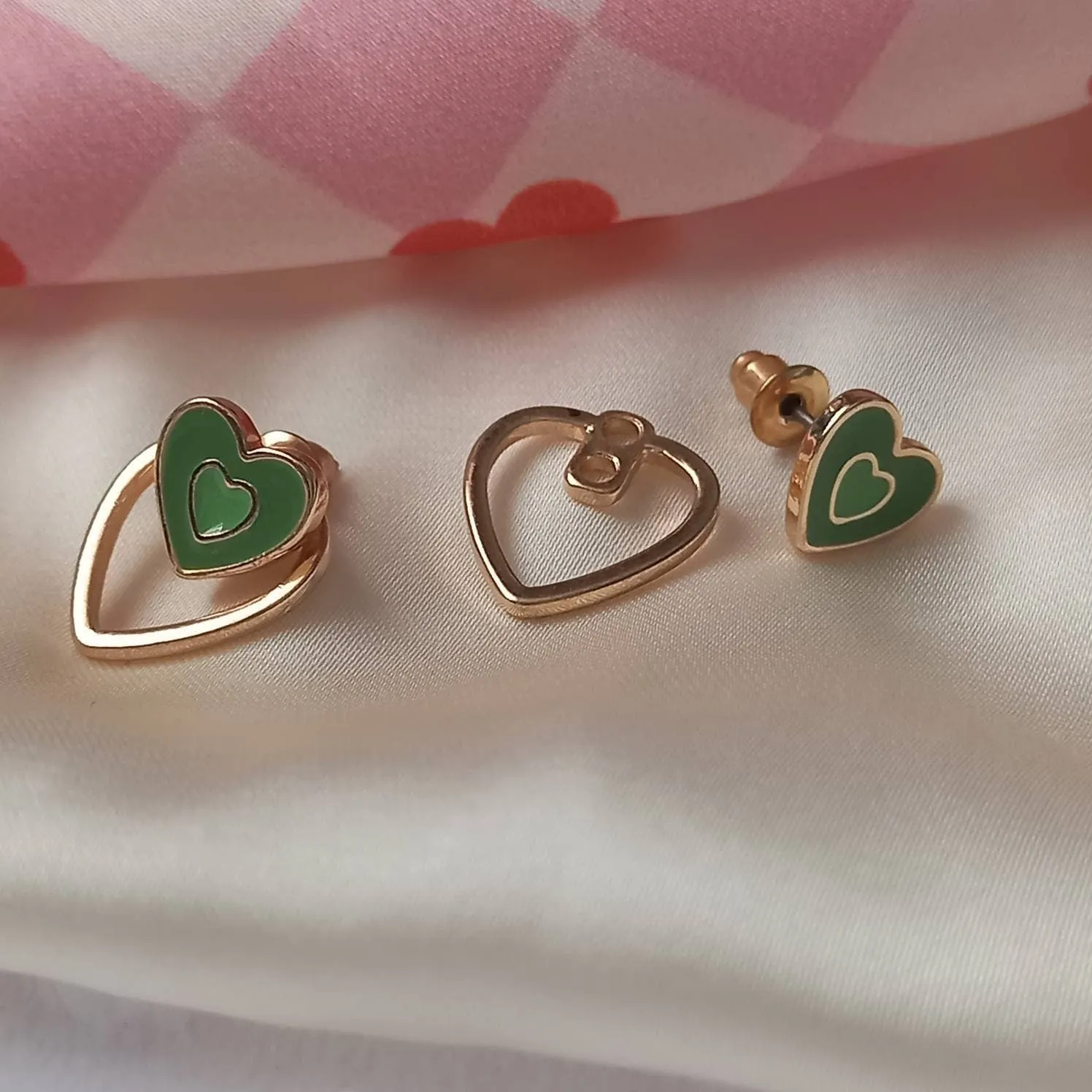 Green & Gold Retro Heart Stud Earrings -  Green Heart Earrings, 70's Style Earrings, Vintage Style, Green Jewellery, Gold Earrings In The Uk