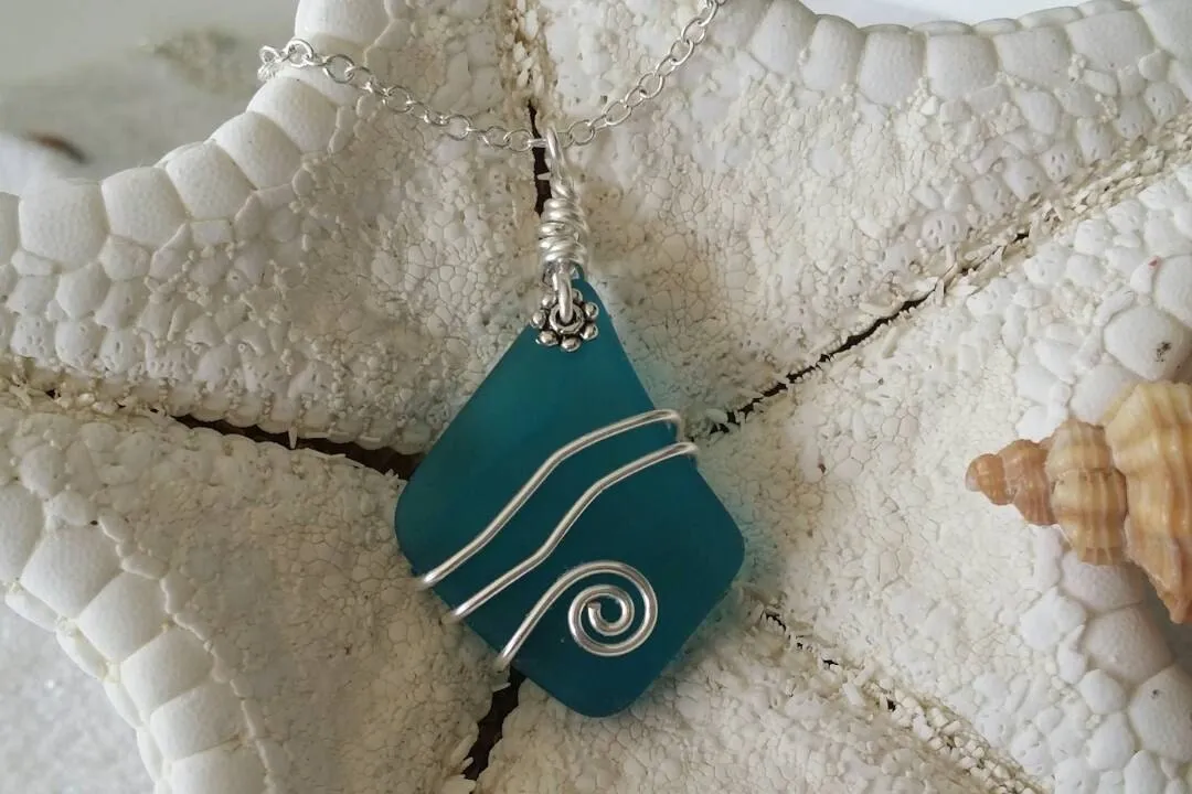Hawaiian Jewelry Sea Glass Necklace, Unique Wire Wrapped Necklace Teal Necklace Handmade Necklace Beach Jewelry Sea Glass Jewelry For Women