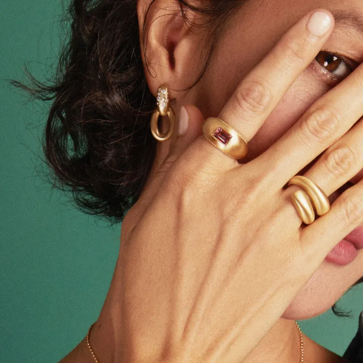 Infinity 18k Gold Bubble Ring With Pink Tourmaline