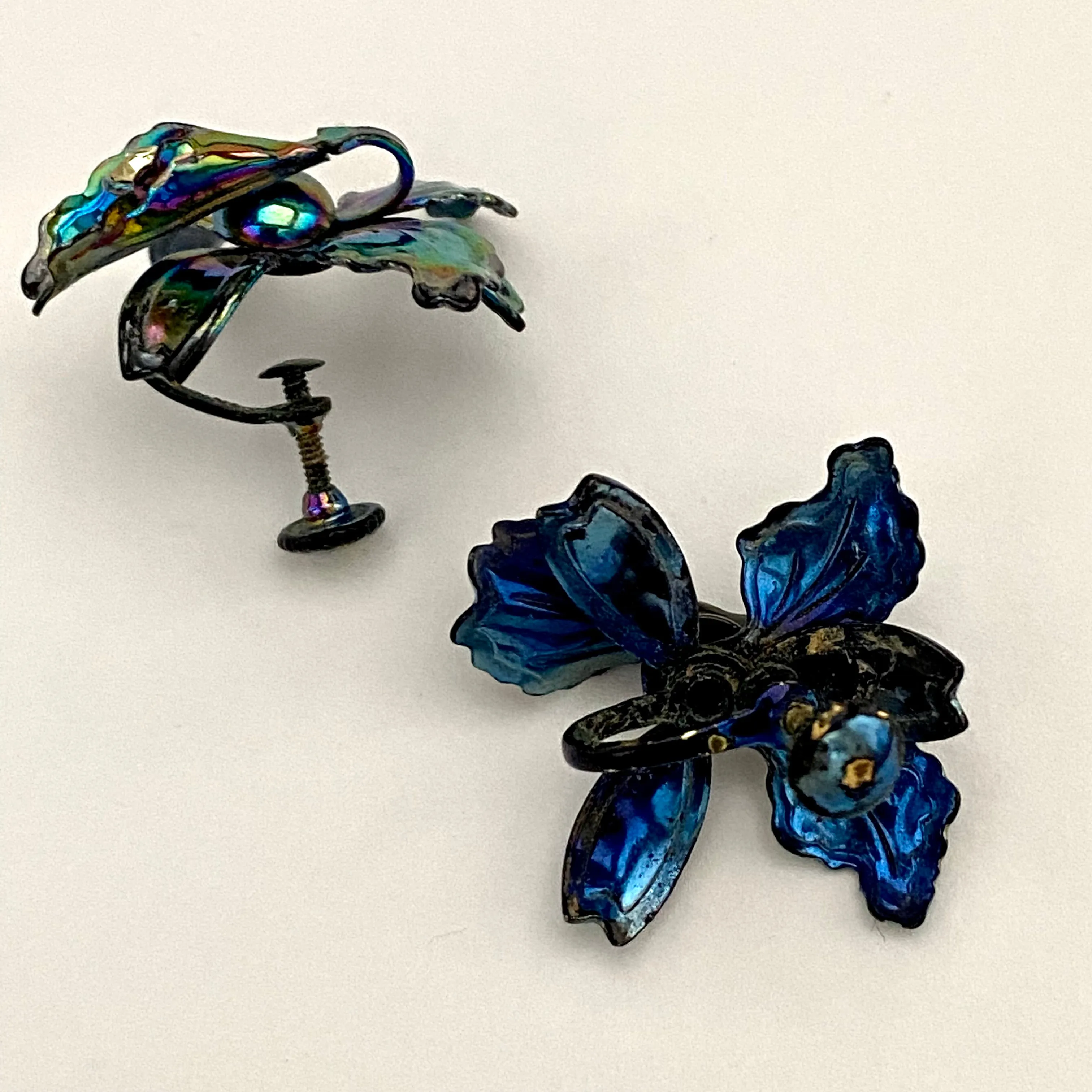 Late 50s/ Early 60s Iridescent Orchid Clip Earrings