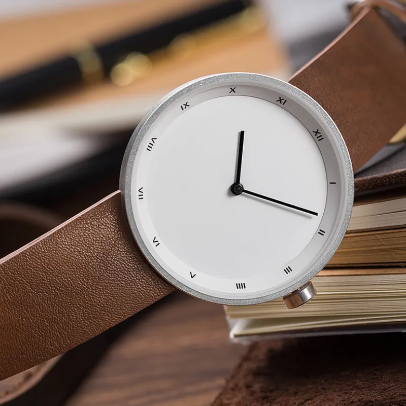 MINIMALIST STYLE | Elegant Timekeeping