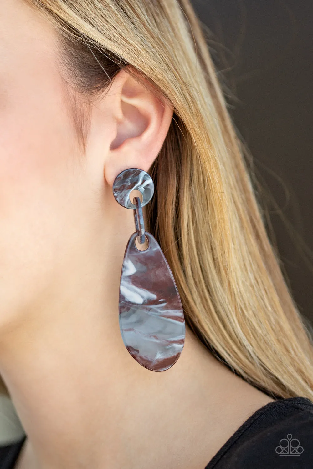 Paparazzi A HAUTE Commodity Earrings Brown