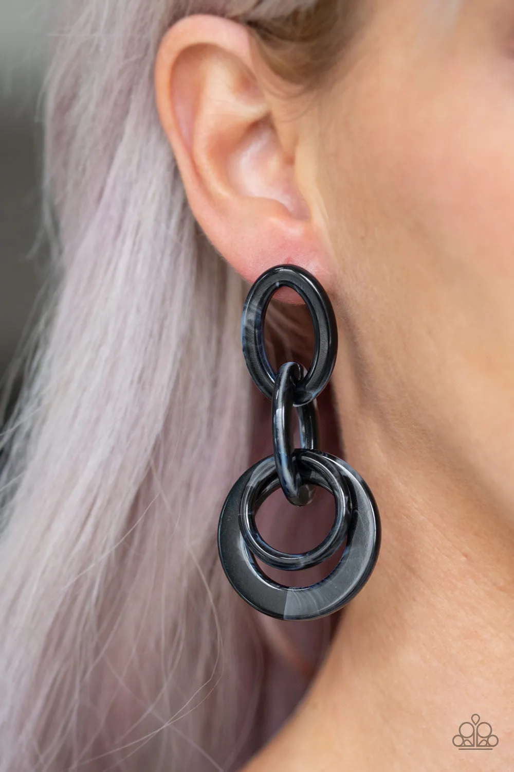 Paparazzi Havana HAUTE Spot Earrings Black