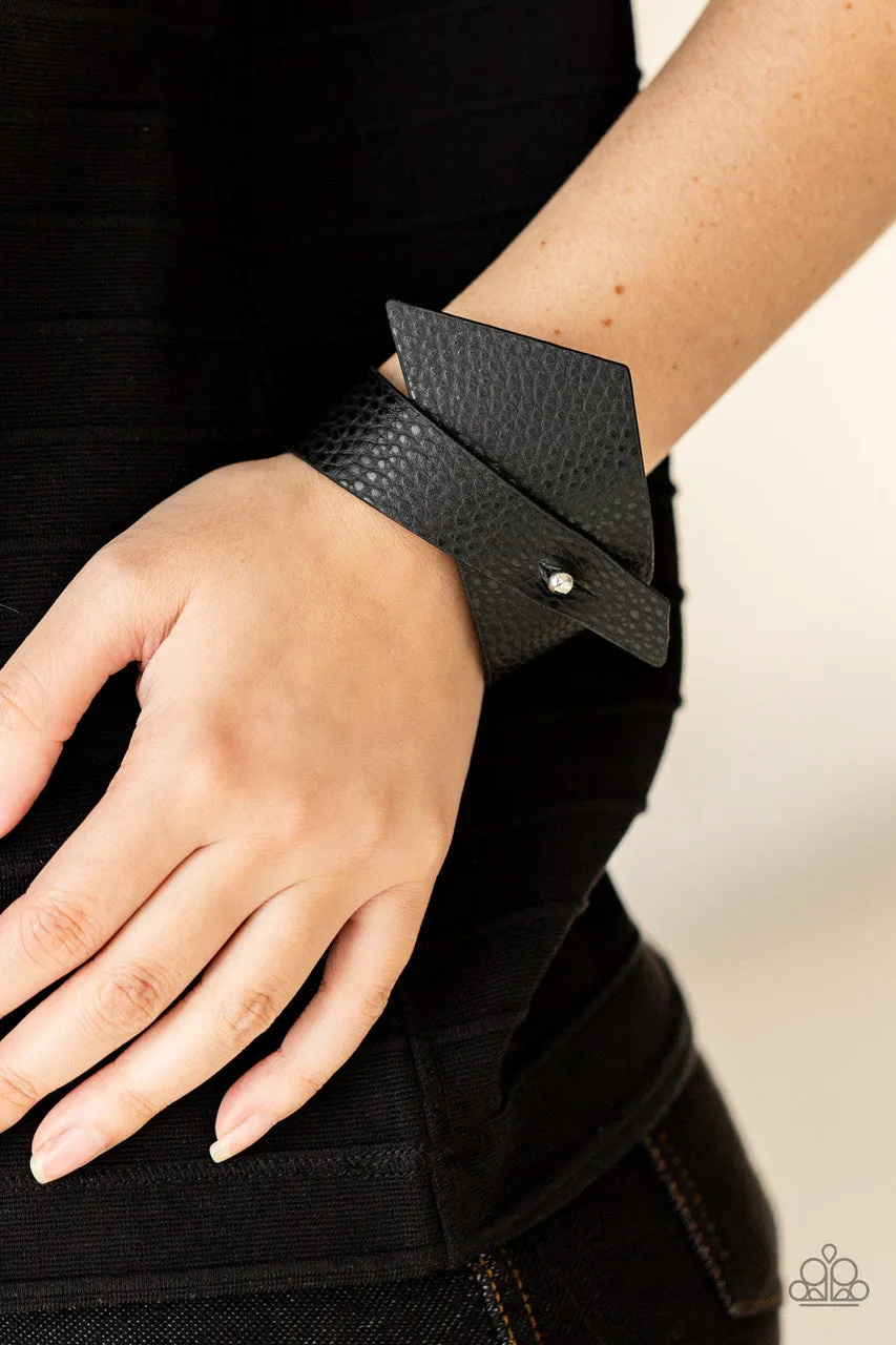PIECE Offering Black Paparazzi Bracelet