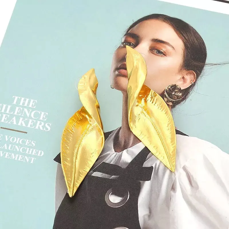 Retro Twisted Gold Color Leaf Earrings