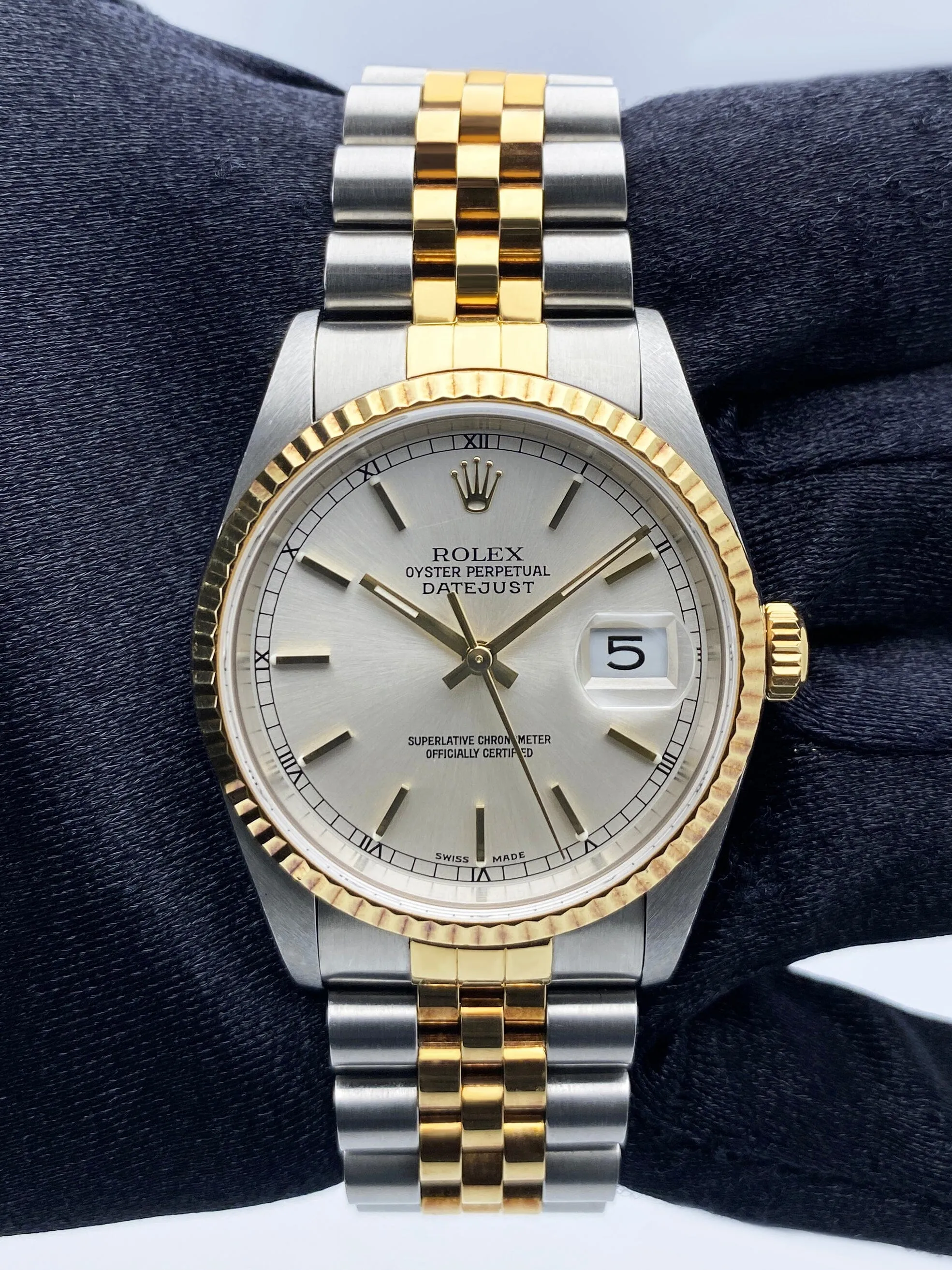 Rolex Datejust 16233 Silver Dial Mens Watch Box Papers