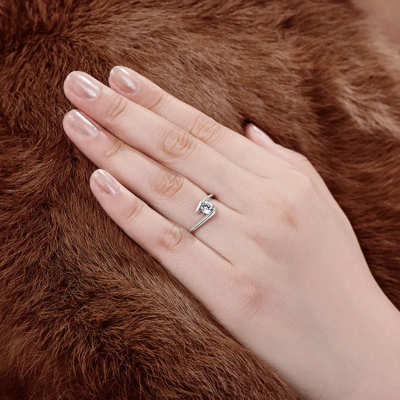 Round Cut Moissanite Diamond Solitaire Ring