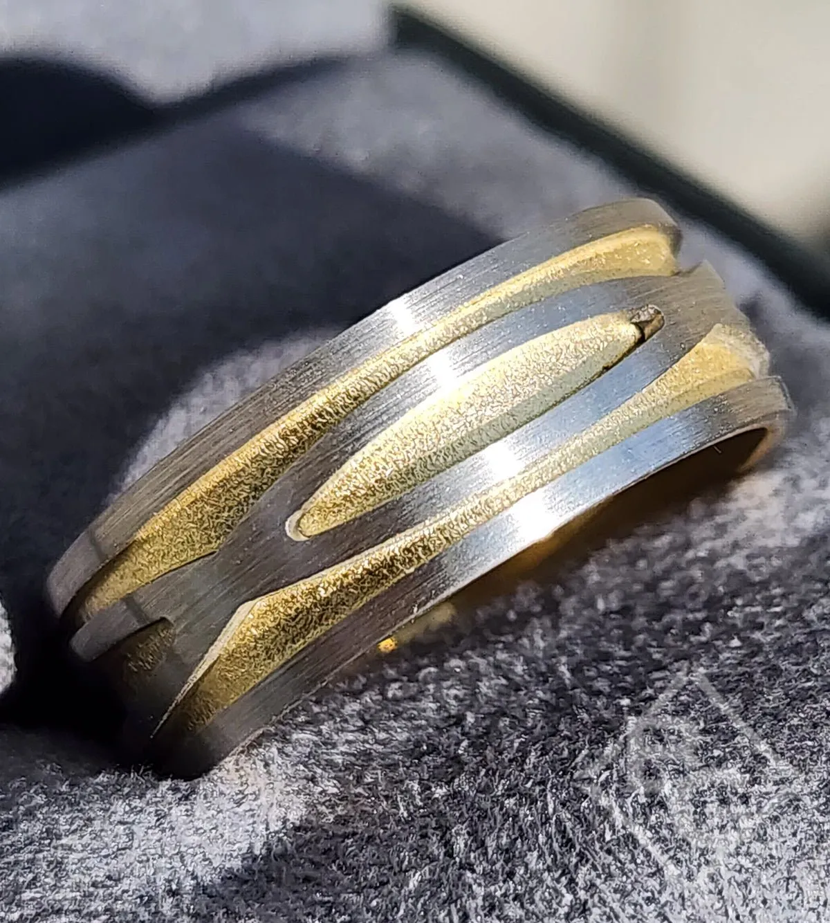 Simon G. 8MM Infinity Twist Design Wedding Band