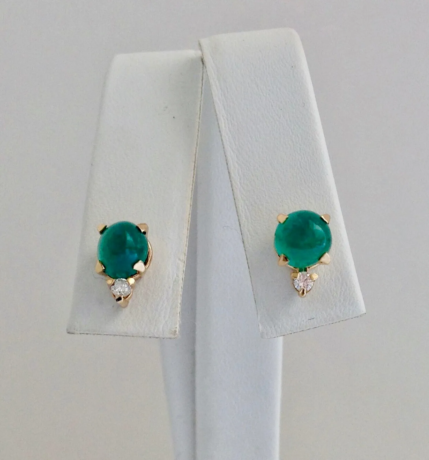 Suite Colombian Emerald Diamond Necklace and Earrings