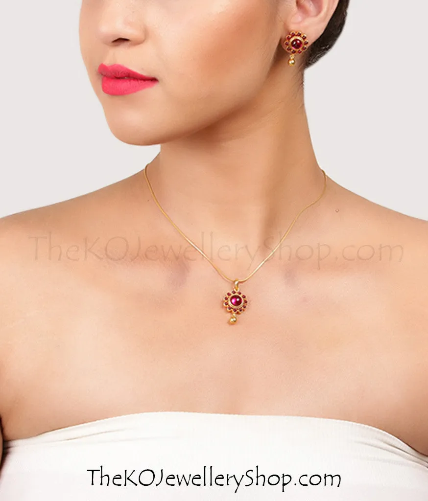 The Charchita Silver Pendant Set(Green/Red)
