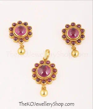 The Charchita Silver Pendant Set(Red)