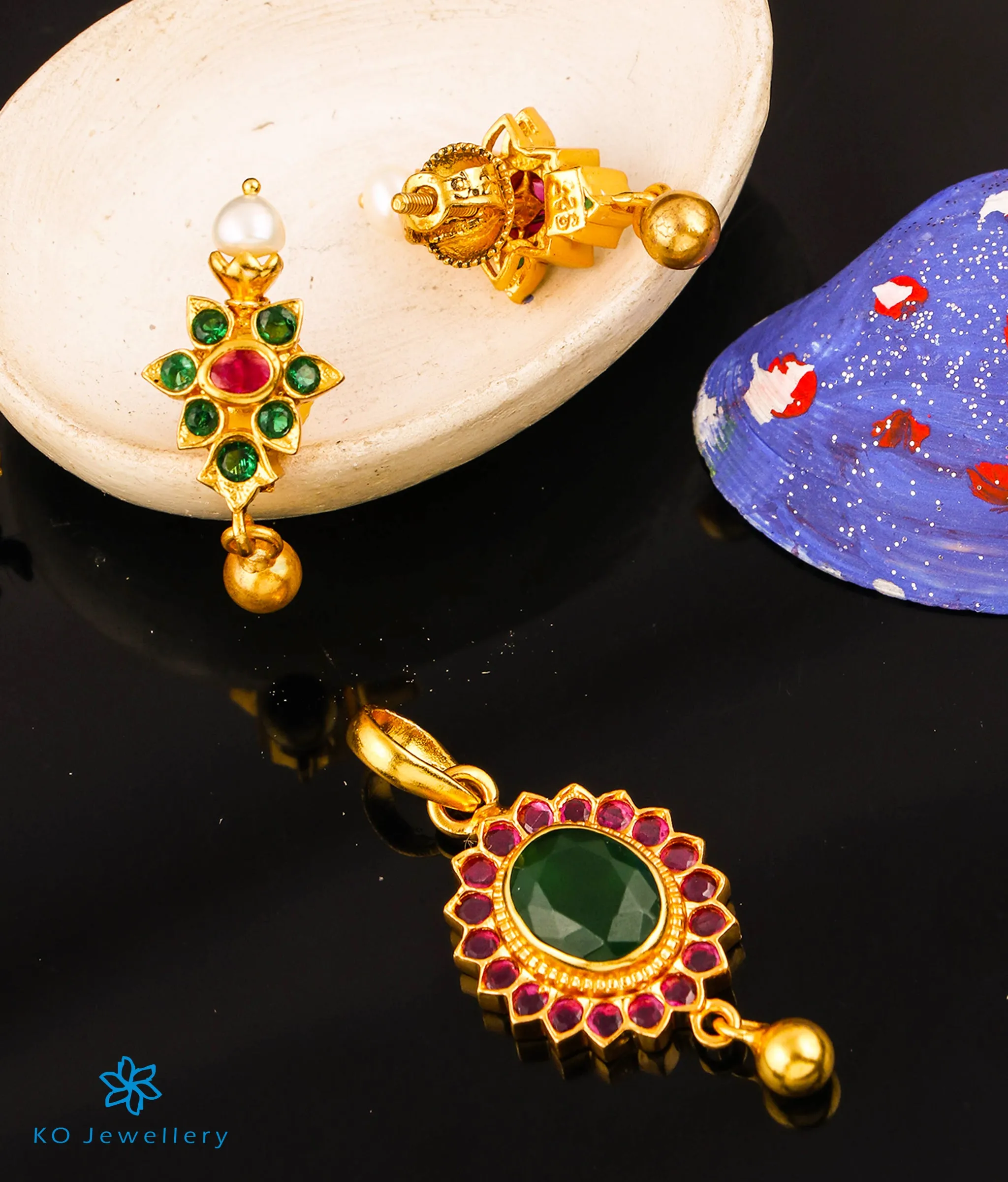 The Kavya Silver Kemp Pendant Set