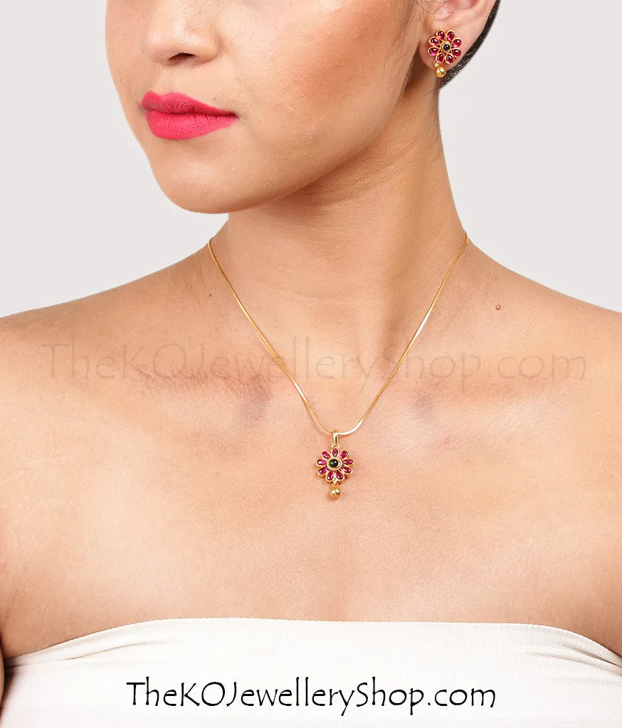 The Rasik Silver Kemp Pendant Set