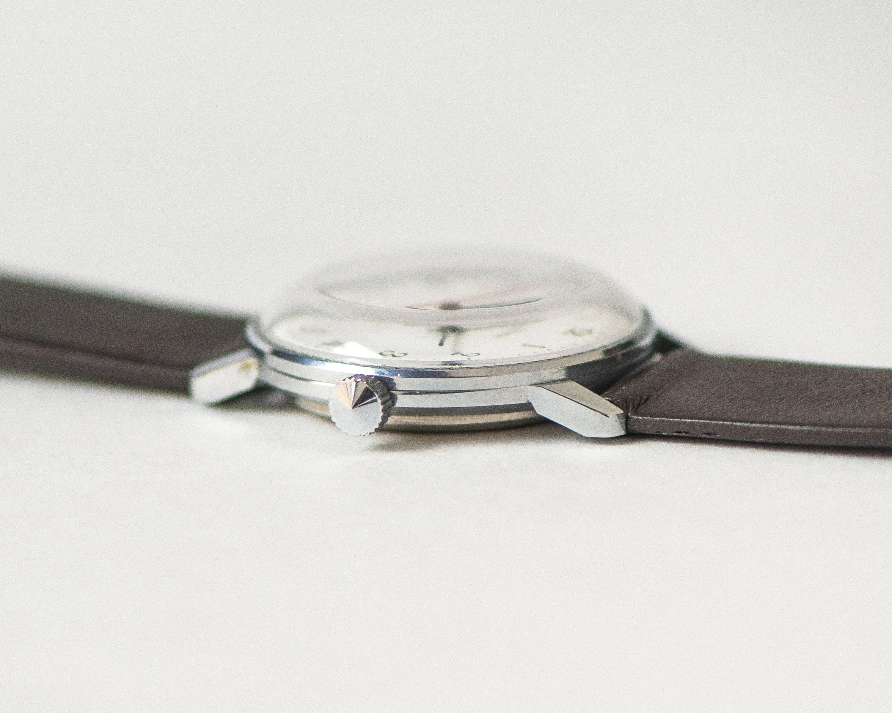 Tomboy watch minimalist, classical men women watch Sekonda, very good condition wristwatch, boyfriend's watch gift, new luxury leather strap