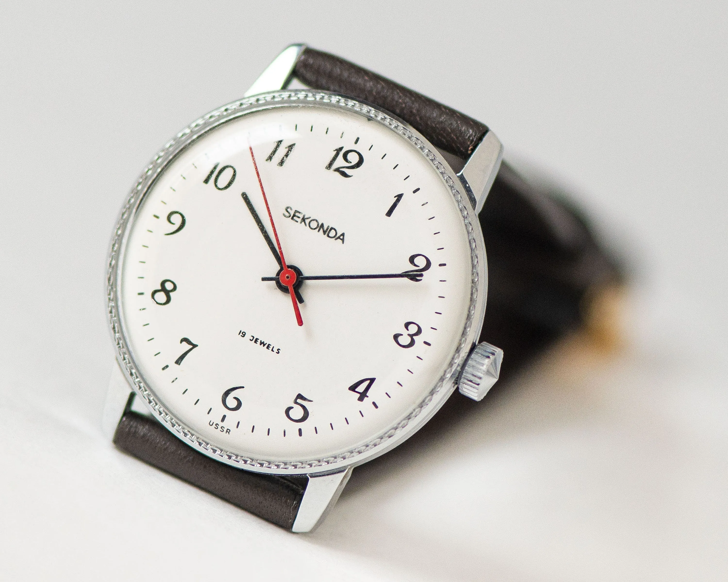 Tomboy watch minimalist, classical men women watch Sekonda, very good condition wristwatch, boyfriend's watch gift, new luxury leather strap