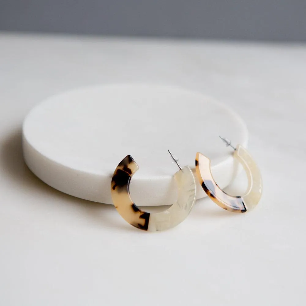 Tortoise Shell Earrings (White/Blonde & Black)