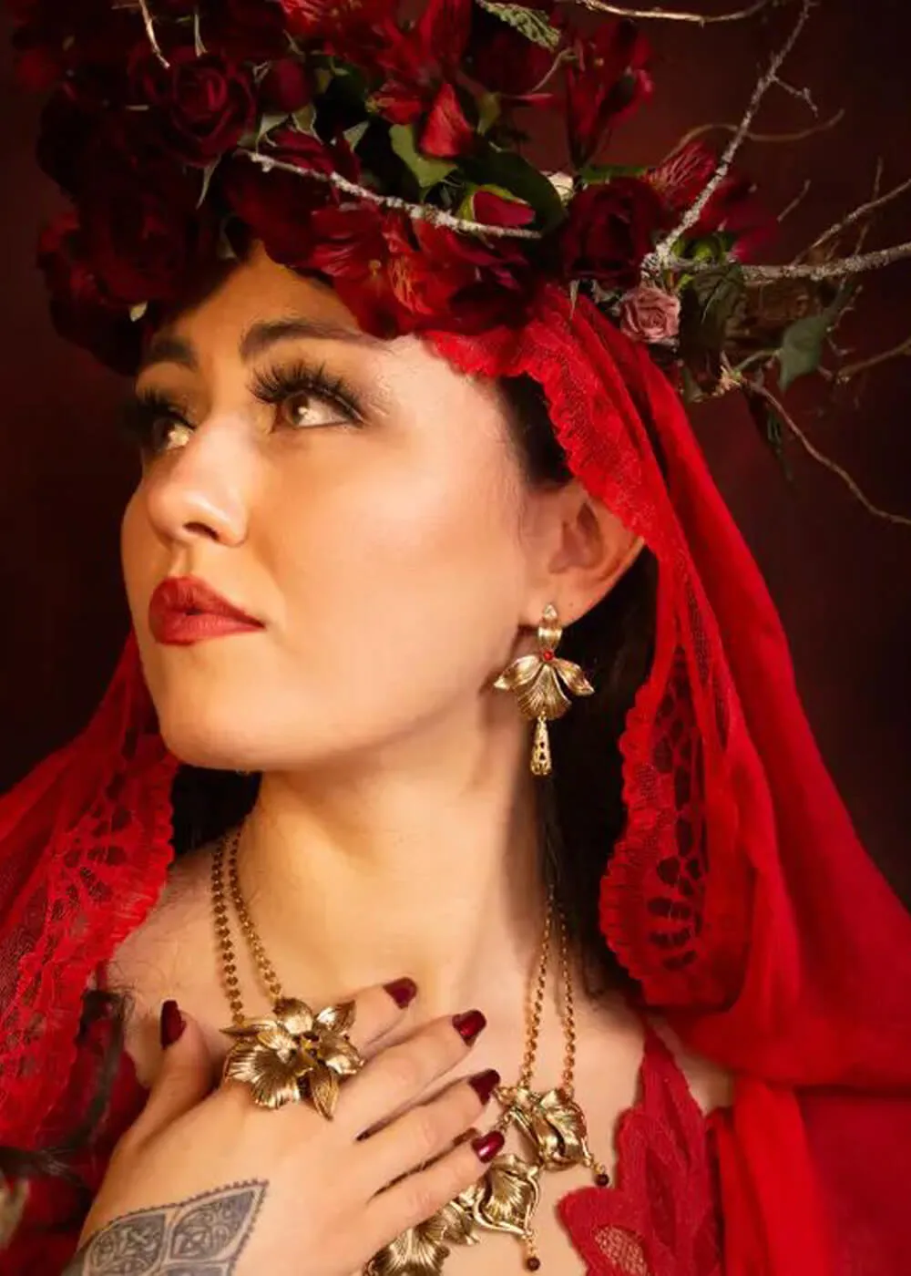Trollbinde Toothed Iris Earrings Antique Gold Red