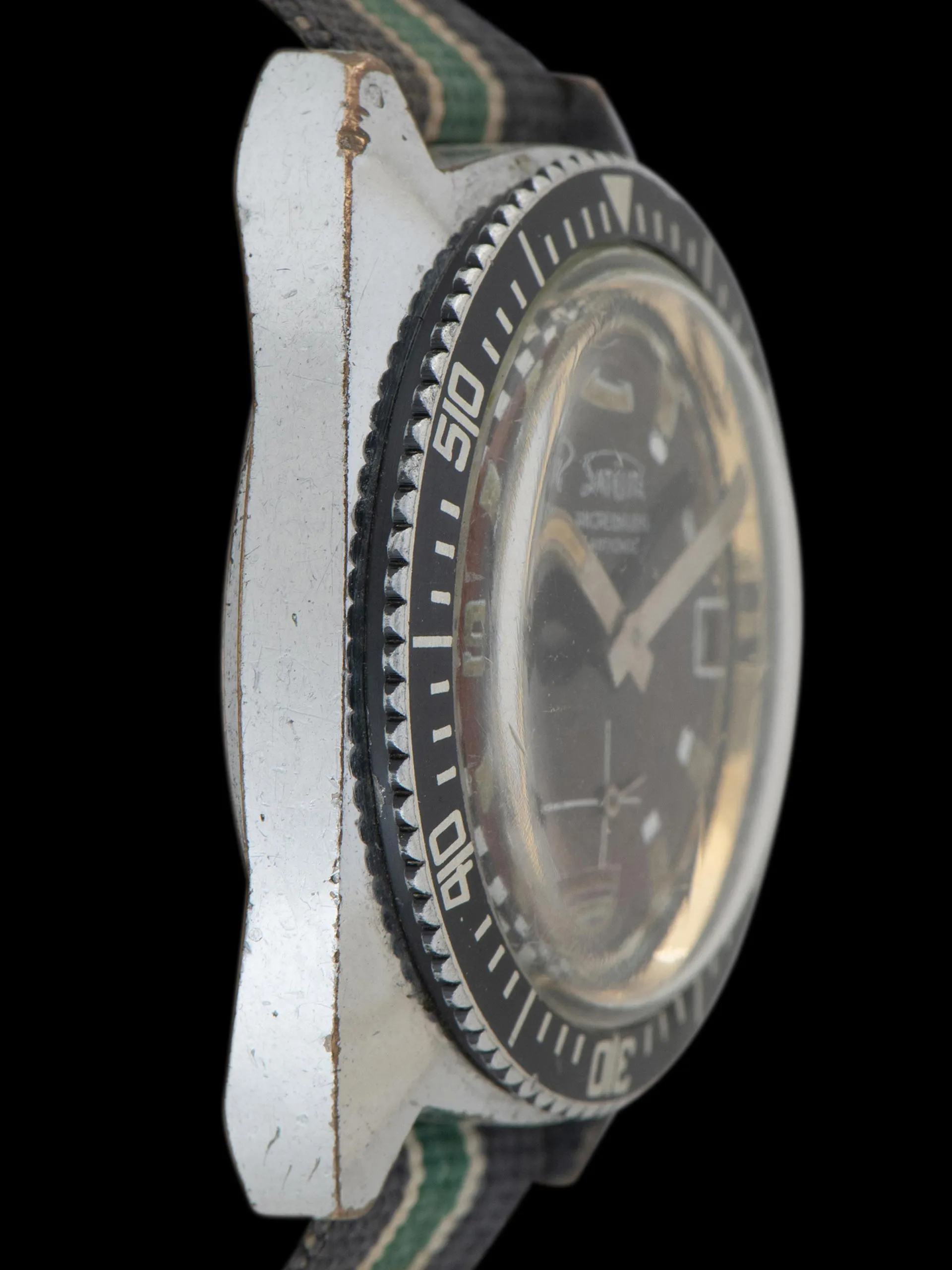 Tropical 1960s Satelite Skin Diver