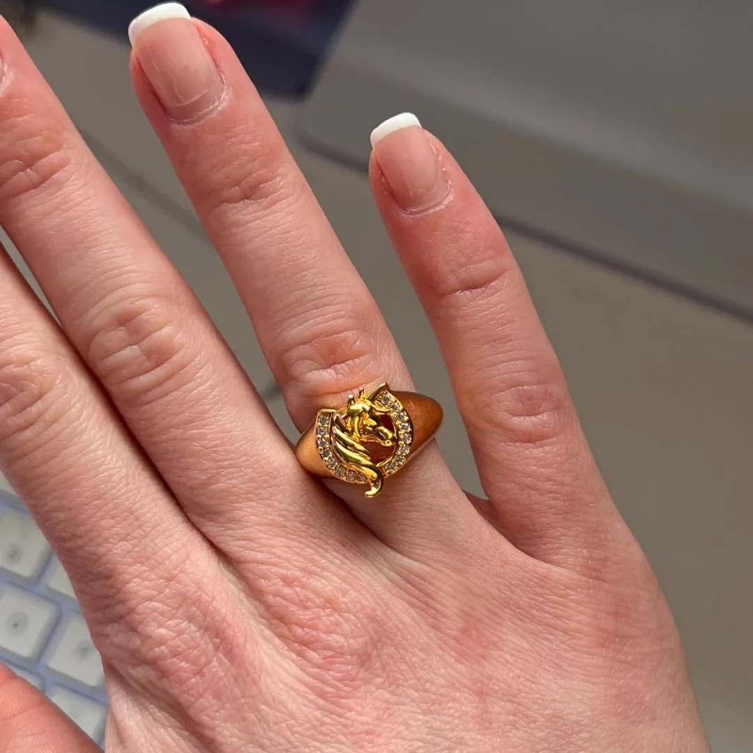 Unicorn Bow Ring Gold