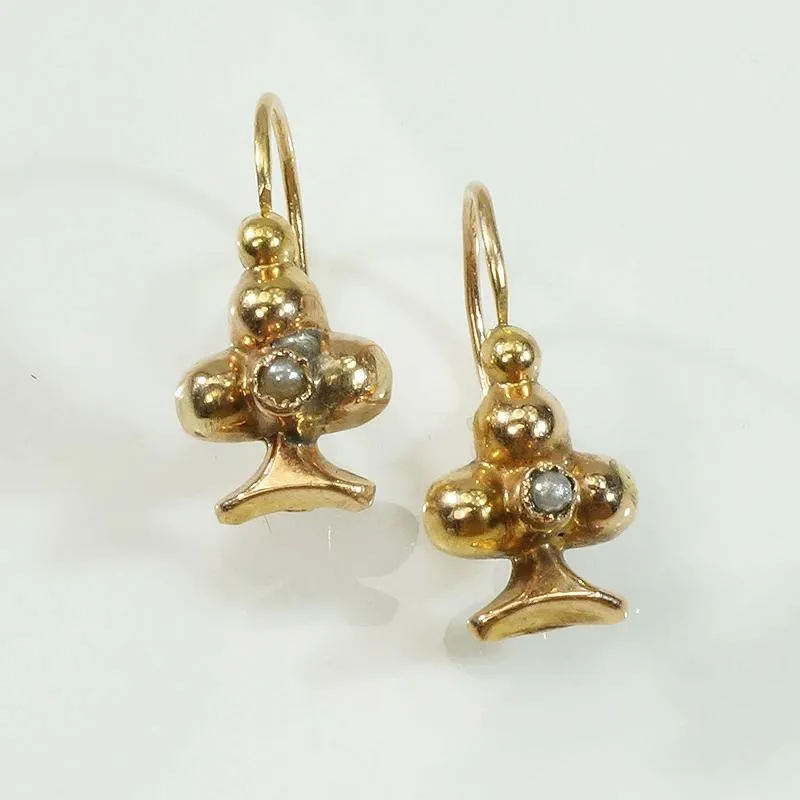 Wee French "Clubs" Earbobs in Gold & Pearls