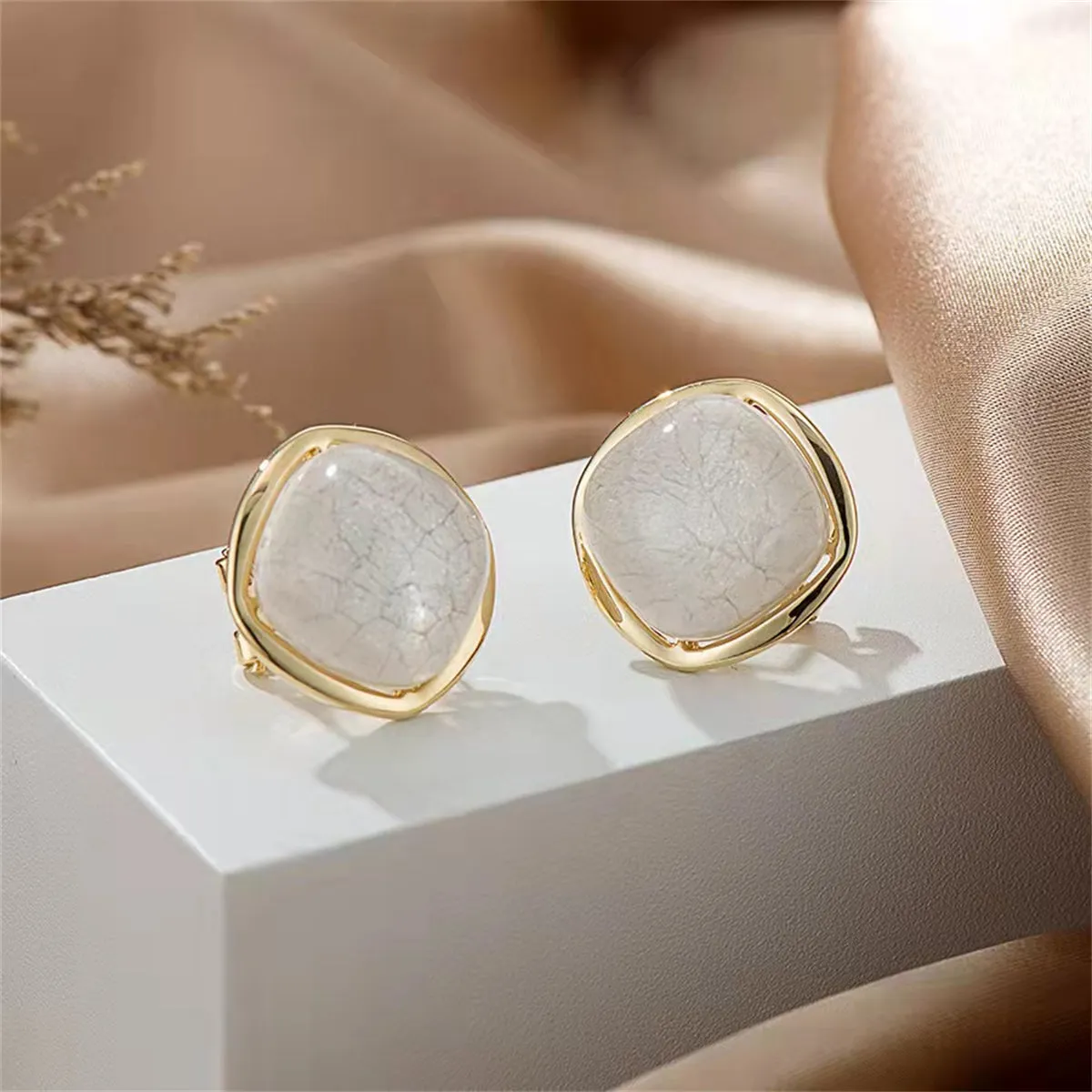 White Resin & 18K Gold-Plated Circle Stud Earrings
